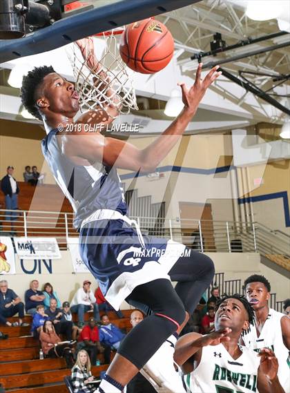 Thumbnail 2 in Georgetown Prep vs Roswell (Rotary Roundball Classic) photogallery.