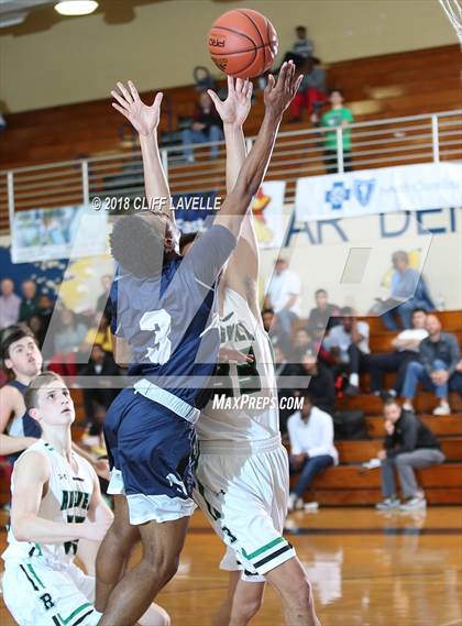 Thumbnail 2 in Georgetown Prep vs Roswell (Rotary Roundball Classic) photogallery.