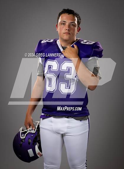 Thumbnail 2 in Petaluma Senior Portraits photogallery.