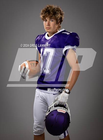 Thumbnail 2 in Petaluma Senior Portraits photogallery.