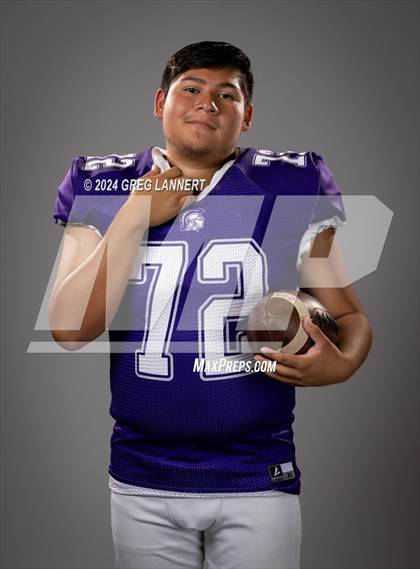 Thumbnail 1 in Petaluma Senior Portraits photogallery.