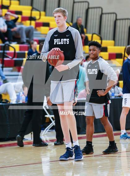 Thumbnail 1 in Desert Vista vs Findlay Prep (Hoophall West) photogallery.