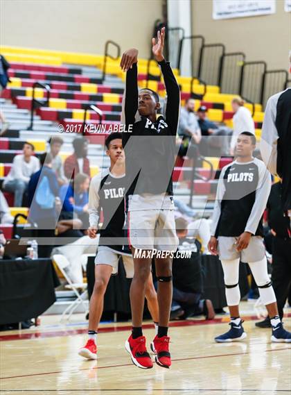 Thumbnail 2 in Desert Vista vs Findlay Prep (Hoophall West) photogallery.