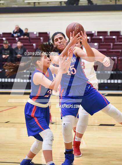 Thumbnail 3 in Antonian Prep vs Edinburg (NEISD Invitational) photogallery.