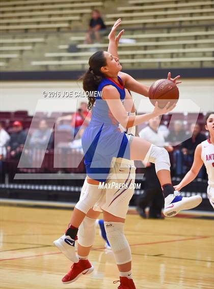 Thumbnail 2 in Antonian Prep vs Edinburg (NEISD Invitational) photogallery.