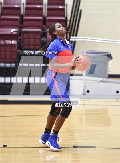 Thumbnail 2 in Antonian Prep vs Edinburg (NEISD Invitational) photogallery.