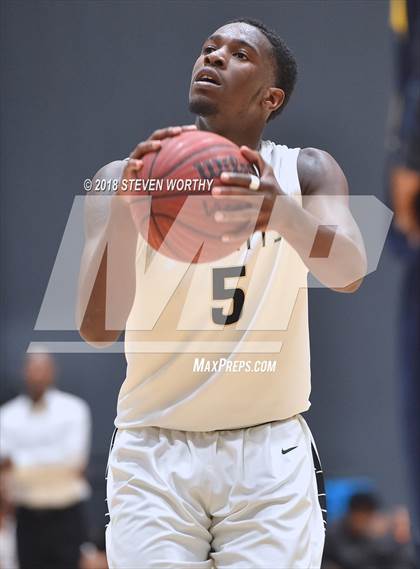Thumbnail 2 in Northern Nash vs. Rocky Mount (Nash County Christmas Tournament) photogallery.