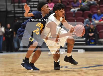 Thumbnail 2 in Northern Nash vs. Rocky Mount (Nash County Christmas Tournament) photogallery.