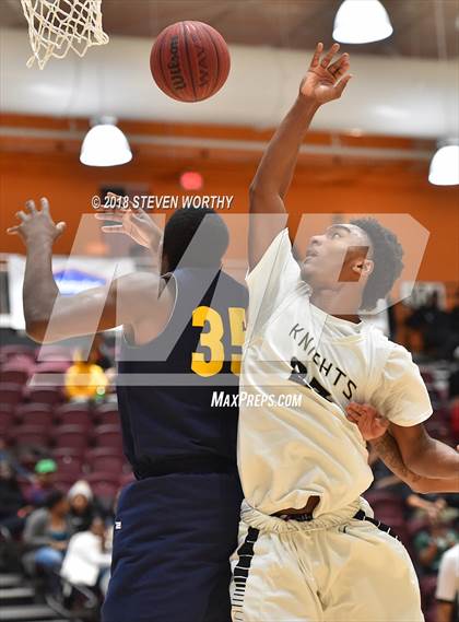 Thumbnail 3 in Northern Nash vs. Rocky Mount (Nash County Christmas Tournament) photogallery.