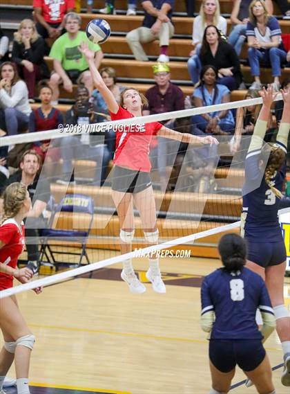 Thumbnail 3 in San Clemente @ Notre Dame (SO) (CIF State D1 Playoffs) photogallery.