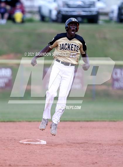 Thumbnail 1 in Vincent @ Thorsby (AHSAA 2A Round 1 Playoff) photogallery.