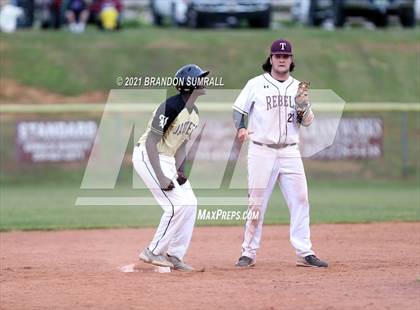 Thumbnail 2 in Vincent @ Thorsby (AHSAA 2A Round 1 Playoff) photogallery.