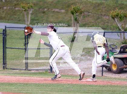 Thumbnail 1 in Vincent @ Thorsby (AHSAA 2A Round 1 Playoff) photogallery.