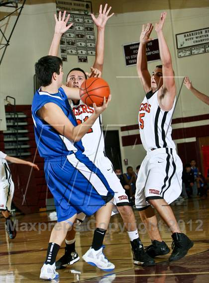 Thumbnail 2 in Tuckahoe vs Edgemont (Harrison Booster Club Tournament) photogallery.