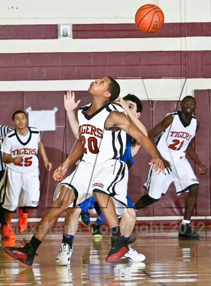 Thumbnail 3 in Tuckahoe vs Edgemont (Harrison Booster Club Tournament) photogallery.
