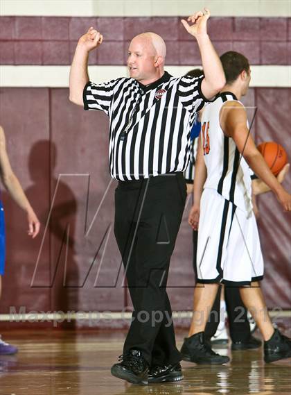 Thumbnail 1 in Tuckahoe vs Edgemont (Harrison Booster Club Tournament) photogallery.