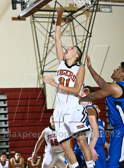 Thumbnail 1 in Tuckahoe vs Edgemont (Harrison Booster Club Tournament) photogallery.