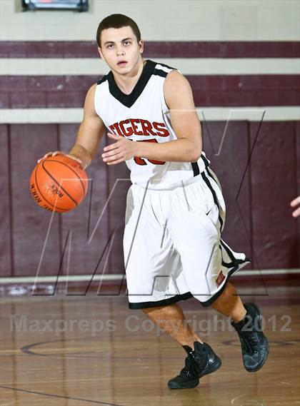 Thumbnail 2 in Tuckahoe vs Edgemont (Harrison Booster Club Tournament) photogallery.