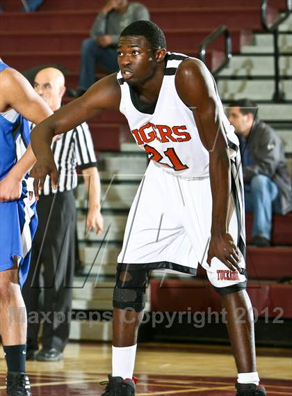 Thumbnail 2 in Tuckahoe vs Edgemont (Harrison Booster Club Tournament) photogallery.