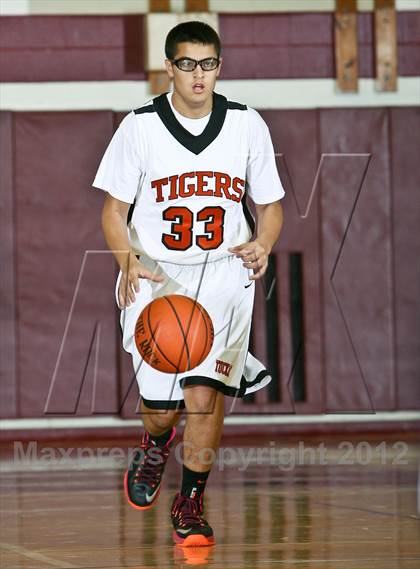 Thumbnail 2 in Tuckahoe vs Edgemont (Harrison Booster Club Tournament) photogallery.