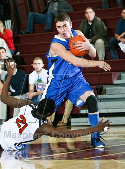 Thumbnail 3 in Tuckahoe vs Edgemont (Harrison Booster Club Tournament) photogallery.