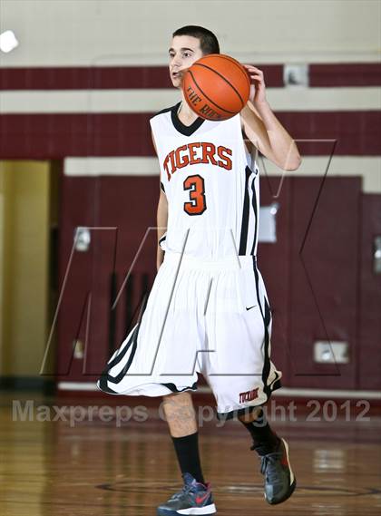 Thumbnail 2 in Tuckahoe vs Edgemont (Harrison Booster Club Tournament) photogallery.