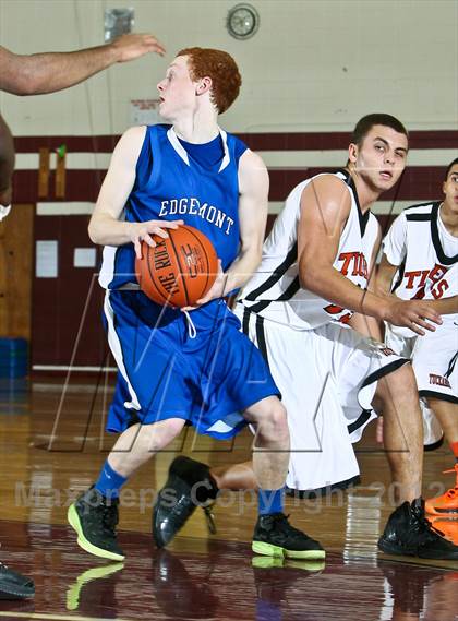 Thumbnail 3 in Tuckahoe vs Edgemont (Harrison Booster Club Tournament) photogallery.