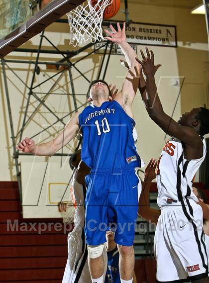 Thumbnail 2 in Tuckahoe vs Edgemont (Harrison Booster Club Tournament) photogallery.