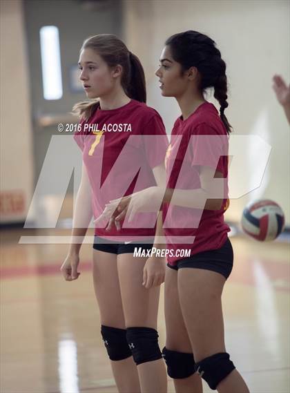 Thumbnail 3 in Burroughs vs Arcadia photogallery.