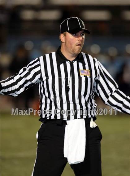 Thumbnail 2 in Gladstone vs. Azusa photogallery.