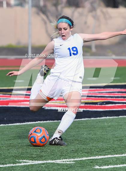 Thumbnail 2 in Salpointe Catholic vs. Thunderbird (AIA 4A Final) photogallery.