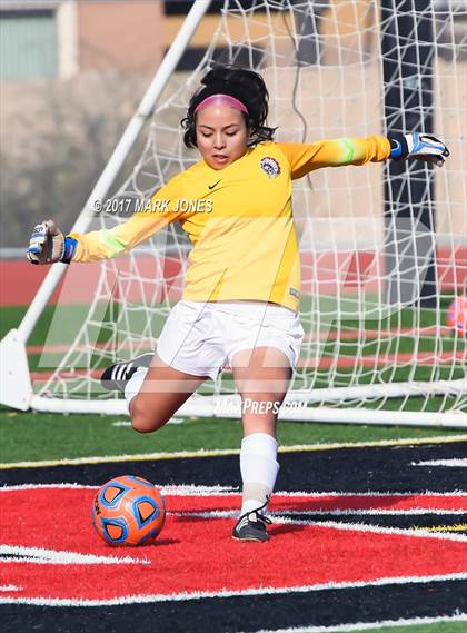 Thumbnail 1 in Salpointe Catholic vs. Thunderbird (AIA 4A Final) photogallery.