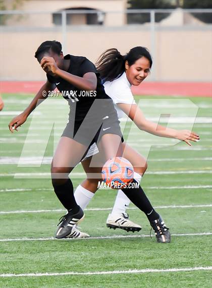 Thumbnail 1 in Salpointe Catholic vs. Thunderbird (AIA 4A Final) photogallery.