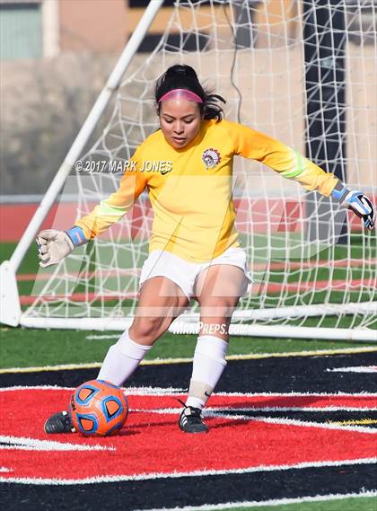 Thumbnail 2 in Salpointe Catholic vs. Thunderbird (AIA 4A Final) photogallery.