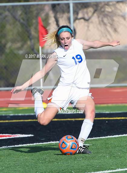 Thumbnail 2 in Salpointe Catholic vs. Thunderbird (AIA 4A Final) photogallery.