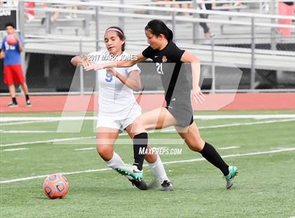 Thumbnail 1 in Salpointe Catholic vs. Thunderbird (AIA 4A Final) photogallery.