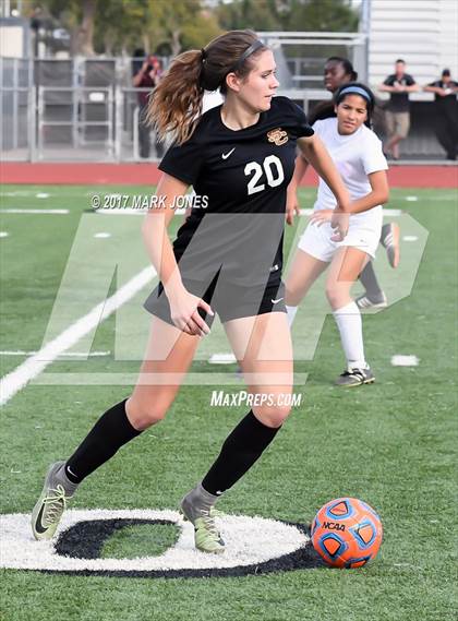Thumbnail 1 in Salpointe Catholic vs. Thunderbird (AIA 4A Final) photogallery.