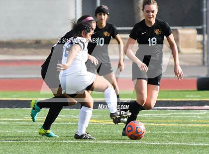 Thumbnail 2 in Salpointe Catholic vs. Thunderbird (AIA 4A Final) photogallery.
