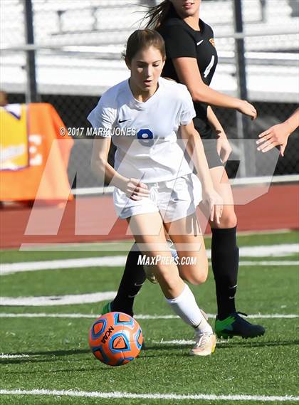 Thumbnail 1 in Salpointe Catholic vs. Thunderbird (AIA 4A Final) photogallery.