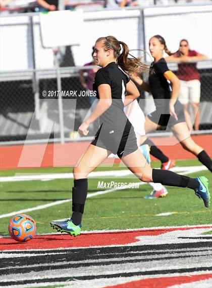 Thumbnail 1 in Salpointe Catholic vs. Thunderbird (AIA 4A Final) photogallery.