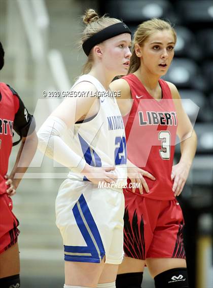 Thumbnail 1 in Liberty vs Midlothian (UIL 5A Regional Final) photogallery.