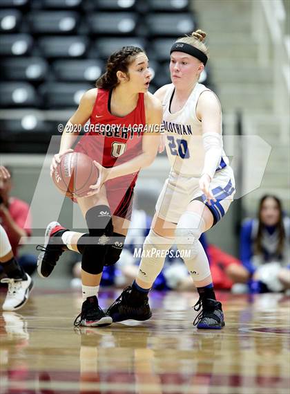 Thumbnail 1 in Liberty vs Midlothian (UIL 5A Regional Final) photogallery.