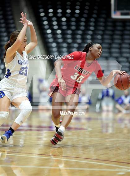 Thumbnail 2 in Liberty vs Midlothian (UIL 5A Regional Final) photogallery.
