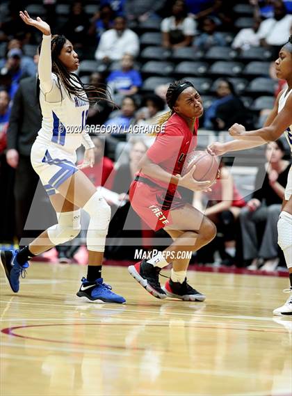 Thumbnail 3 in Liberty vs Midlothian (UIL 5A Regional Final) photogallery.