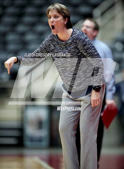 Thumbnail 2 in Liberty vs Midlothian (UIL 5A Regional Final) photogallery.