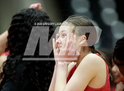 Thumbnail 1 in Liberty vs Midlothian (UIL 5A Regional Final) photogallery.