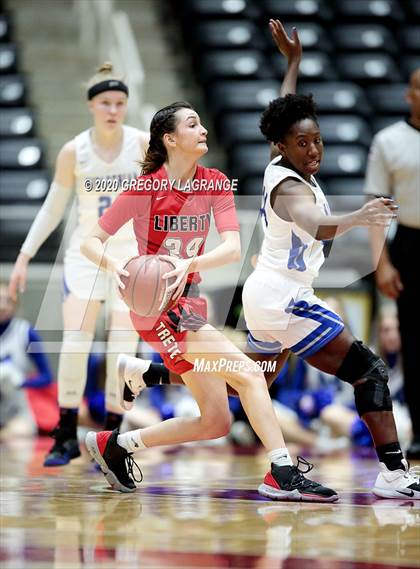 Thumbnail 1 in Liberty vs Midlothian (UIL 5A Regional Final) photogallery.