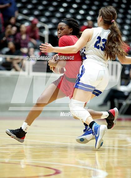 Thumbnail 3 in Liberty vs Midlothian (UIL 5A Regional Final) photogallery.