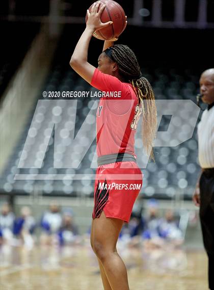 Thumbnail 2 in Liberty vs Midlothian (UIL 5A Regional Final) photogallery.