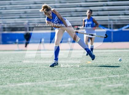 Thumbnail 2 in Gilroy vs. Archbishop Mitty (CIF CCS Quarterfinals)  photogallery.
